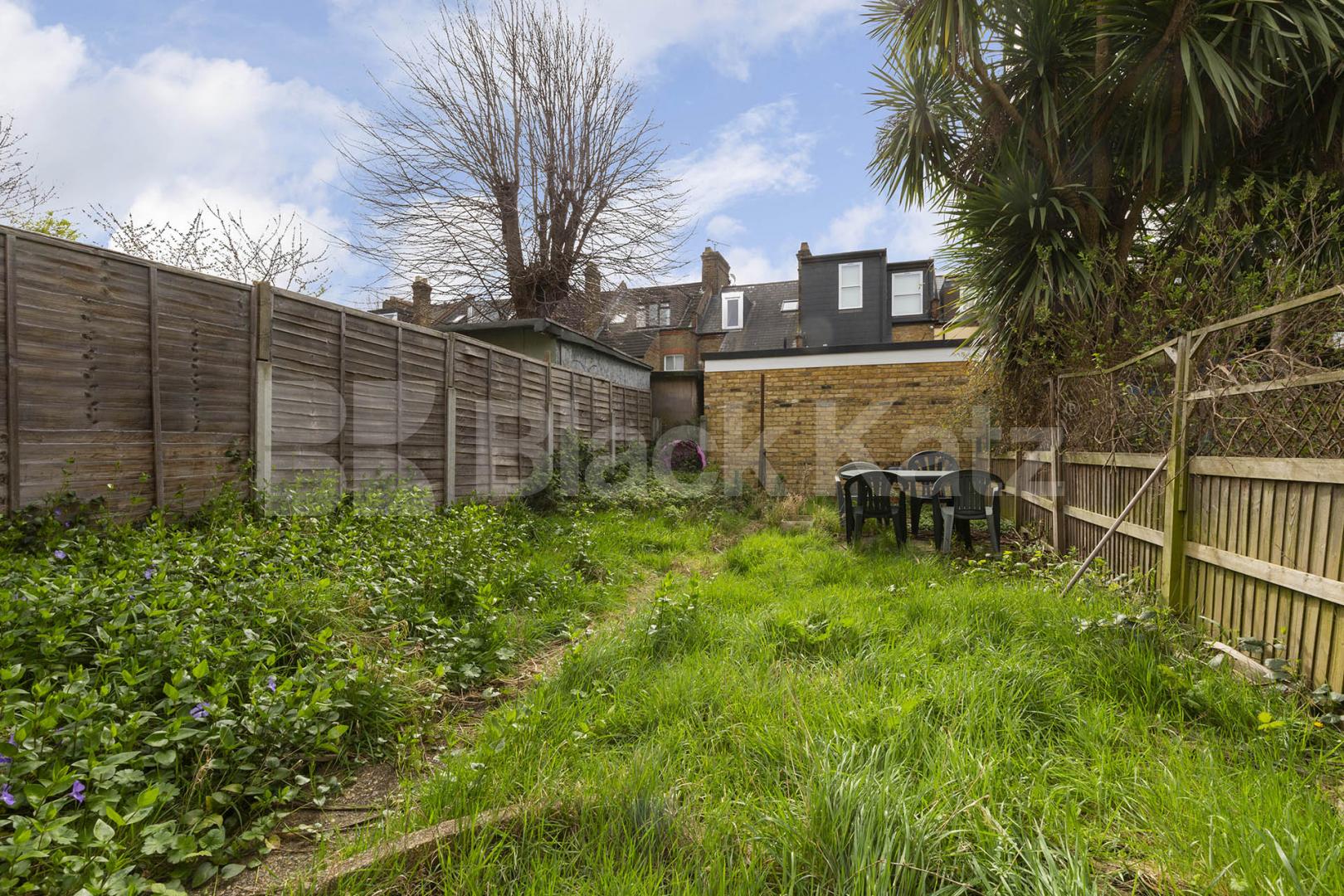 first floor 2 bedroom property with access to shared garden Chewton Road, Walthamstow